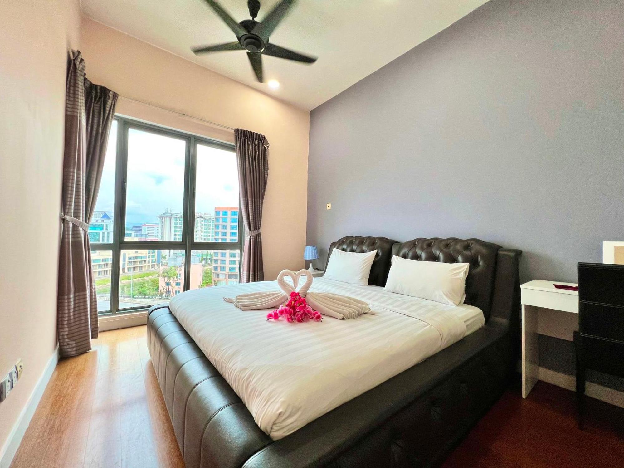 Capital O 90987 The Loft Residences Homestay @ Imago Shopping Mall 2 Kampong Sembulan Eksteriør billede