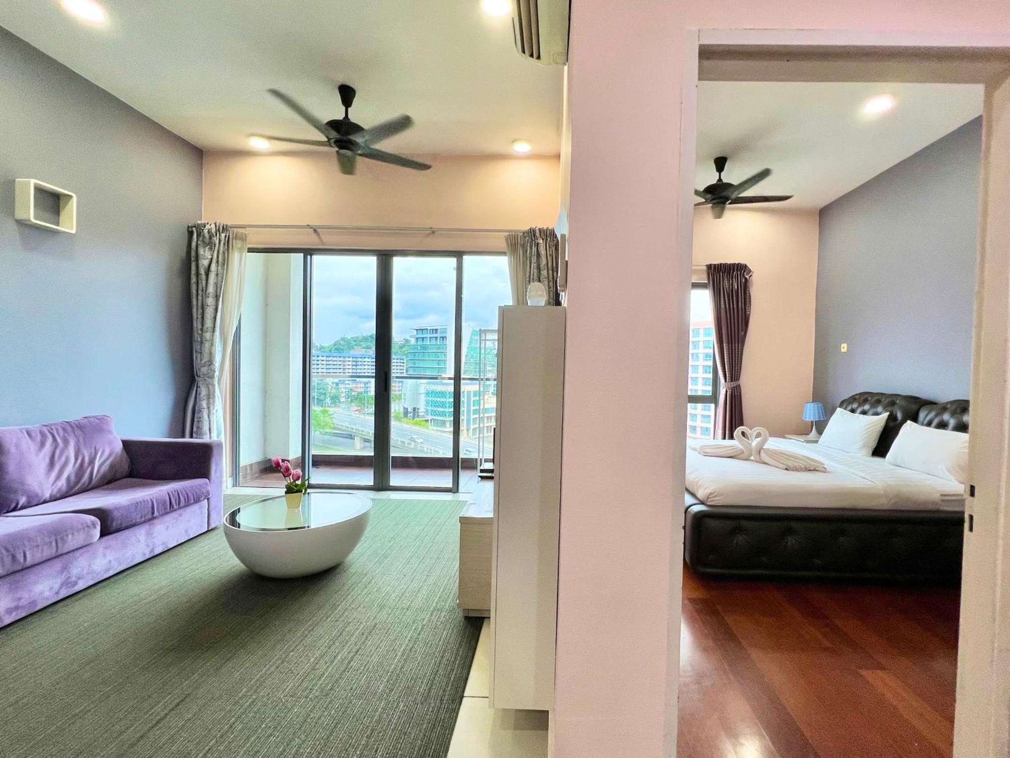 Capital O 90987 The Loft Residences Homestay @ Imago Shopping Mall 2 Kampong Sembulan Eksteriør billede