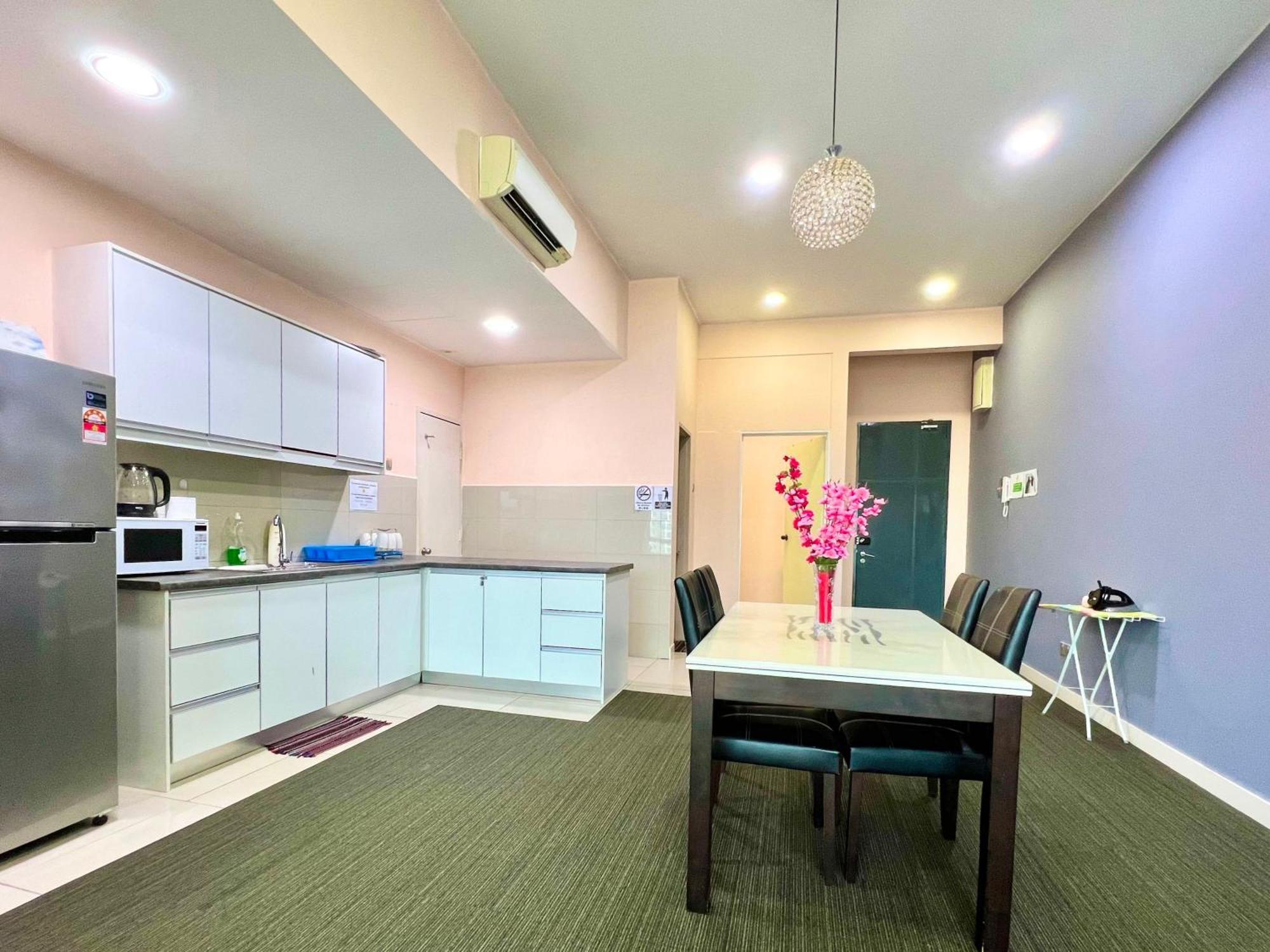 Capital O 90987 The Loft Residences Homestay @ Imago Shopping Mall 2 Kampong Sembulan Eksteriør billede